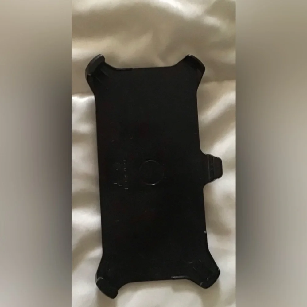OtterBox Sleek Black Phone Clip